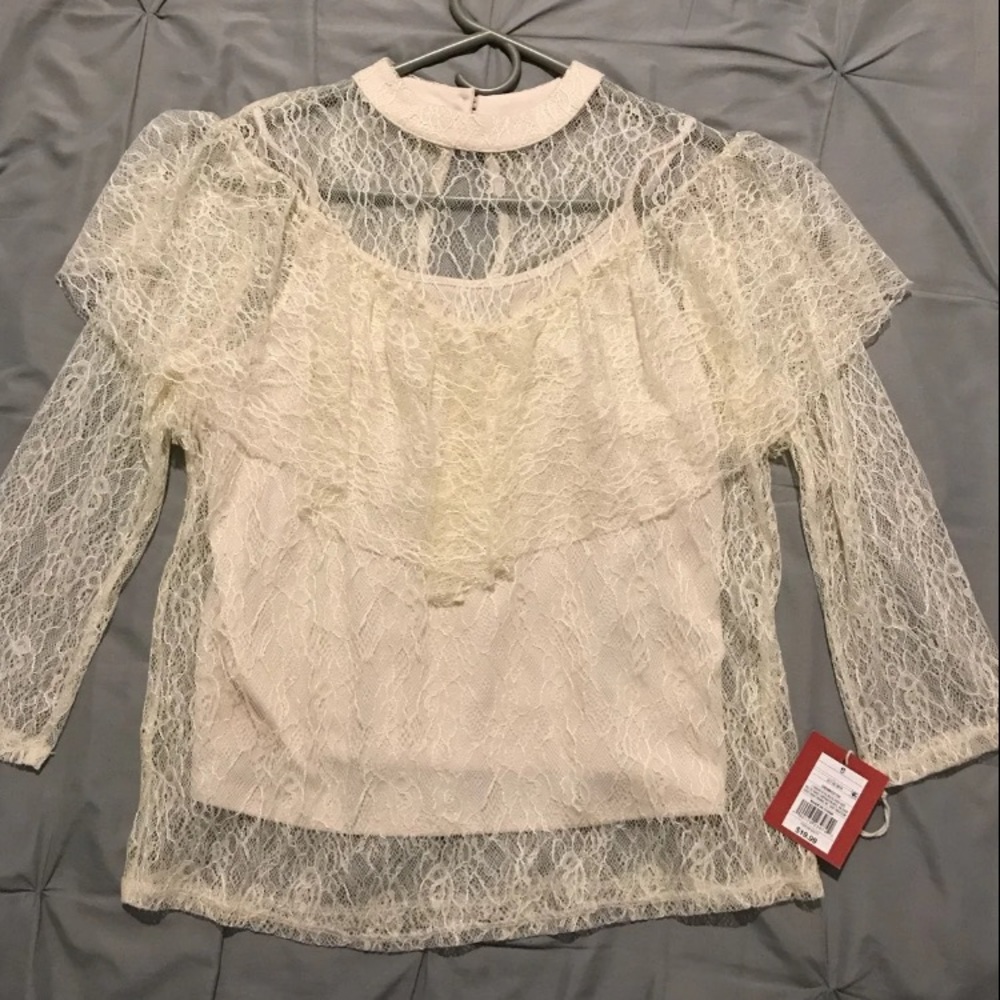⭐️3/$15 White Lace Blouse with Cami Small